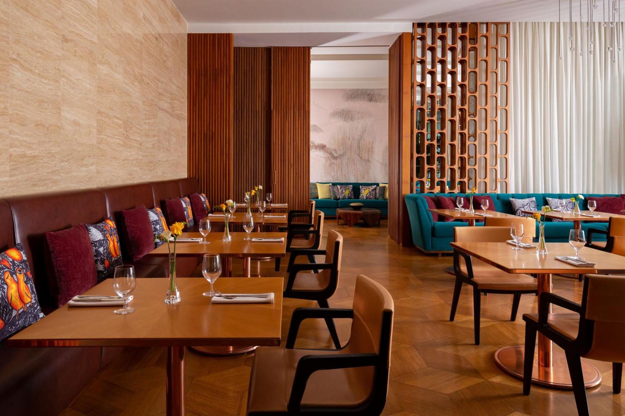 Sheraton Baku Intourist Exterior foto The restaurant