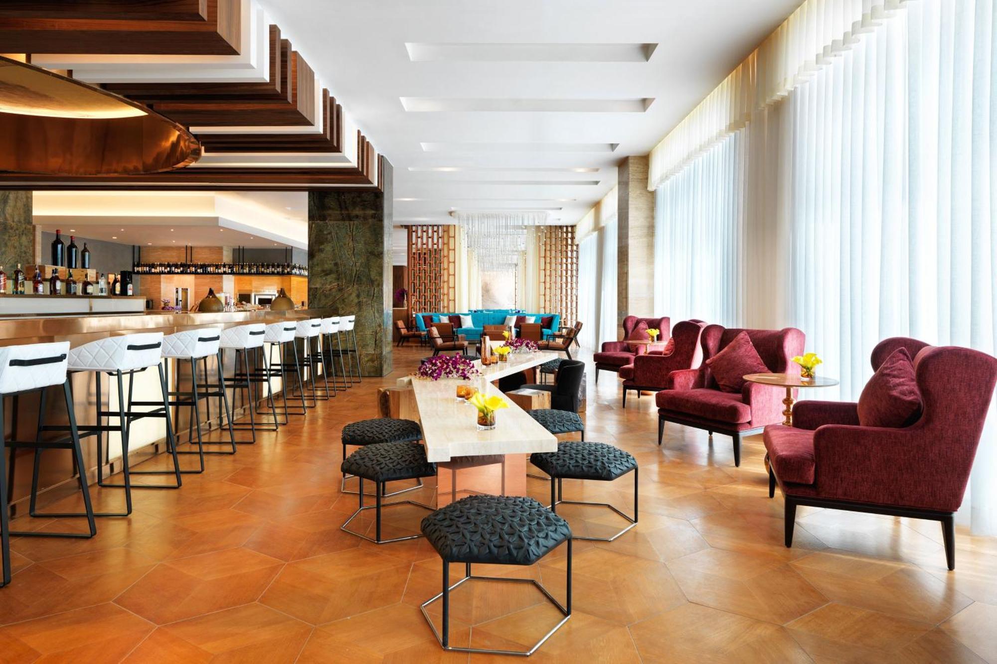 Sheraton Baku Intourist Exterior foto The Bar