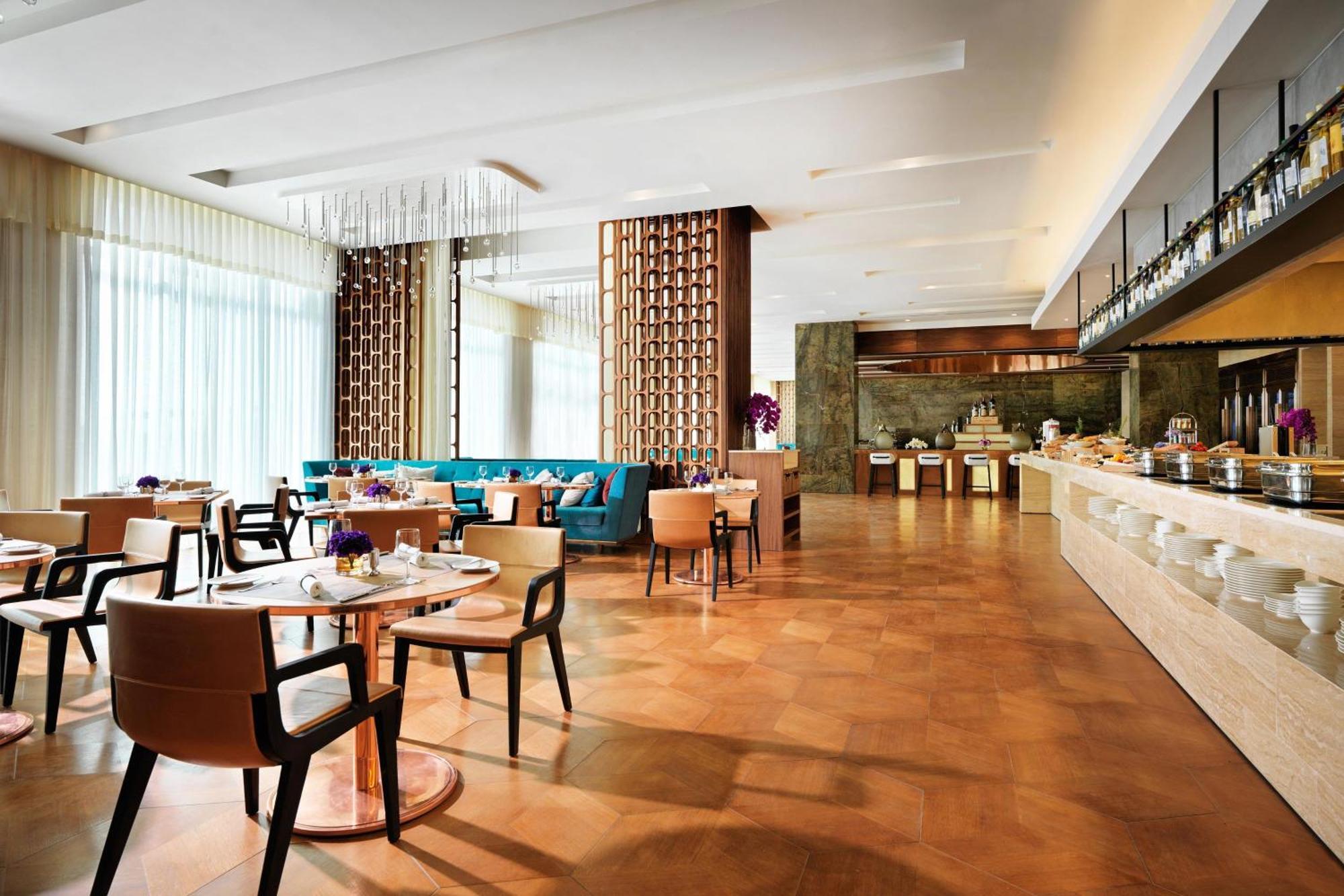 Sheraton Baku Intourist Exterior foto The restaurant
