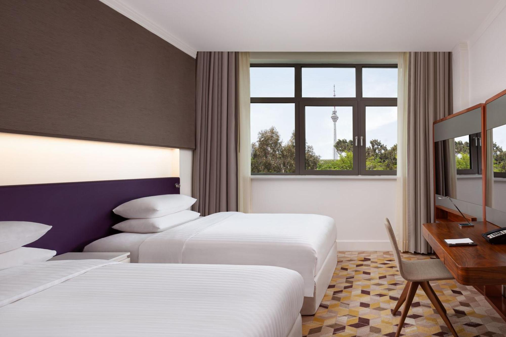 Sheraton Baku Intourist Exterior foto A room at the hotel